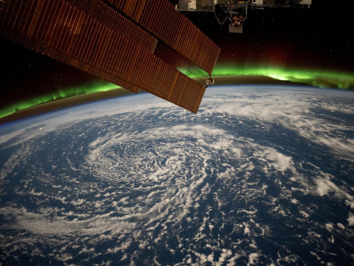 国际空间站：2025年在地球上方拍摄的最佳照片 - 商业内幕