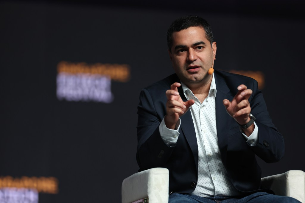 Peak XV融资13亿美元，加码人工智能领域，全球风投印度竞争升温